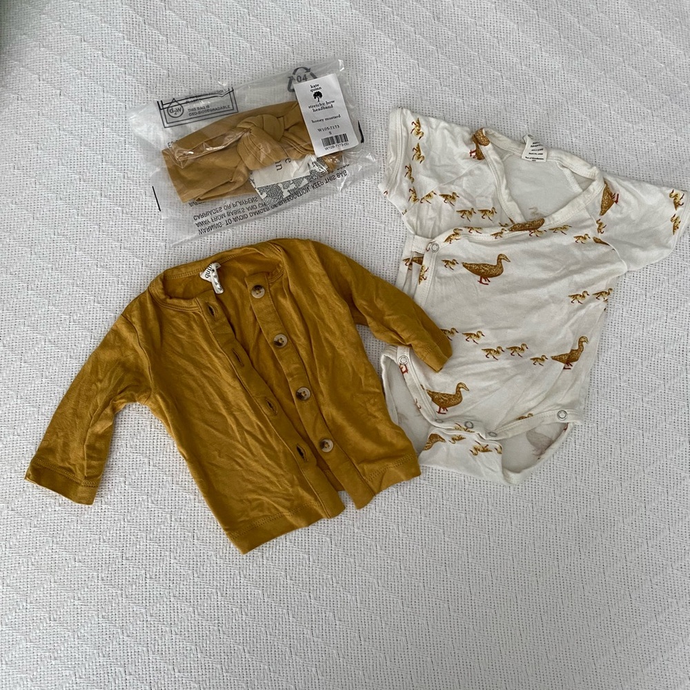Kate Quinn NB Duck Kimono Bodysuit + 0-3M Honey Mustard Cardigan & Bow VGUC